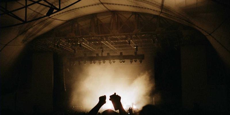 哈基马工作室28：品牌设计与赛博朋克美学的多媒体先锋