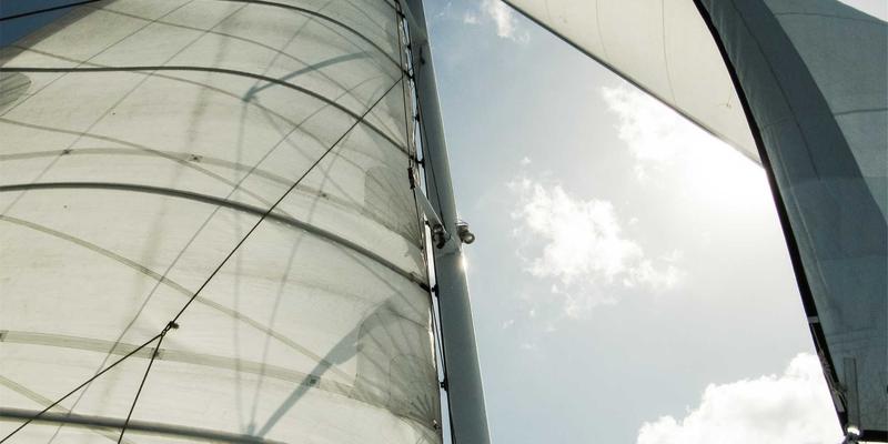 哈基马工作室如何利用虚幻引擎5的Nanite与Lumen技术革新其赛博朋克多媒体制作与创意设计流程