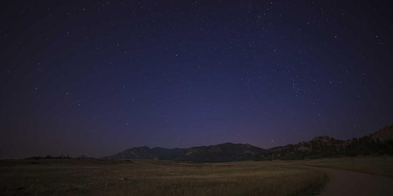 技术美术：哈基马工作室赛博朋克品牌设计的创意引擎与核心挑战